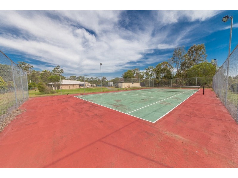 129 Bayley Road, Pine Mountain QLD 4306