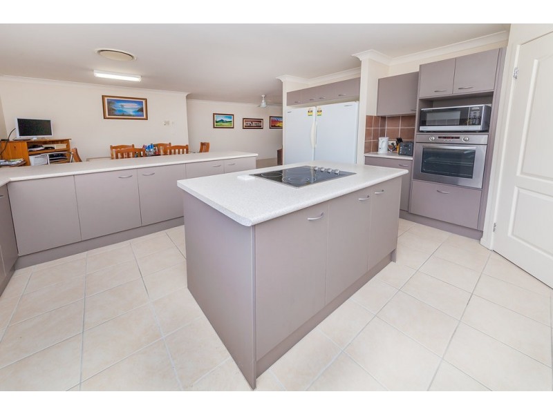 129 Bayley Road, Pine Mountain QLD 4306
