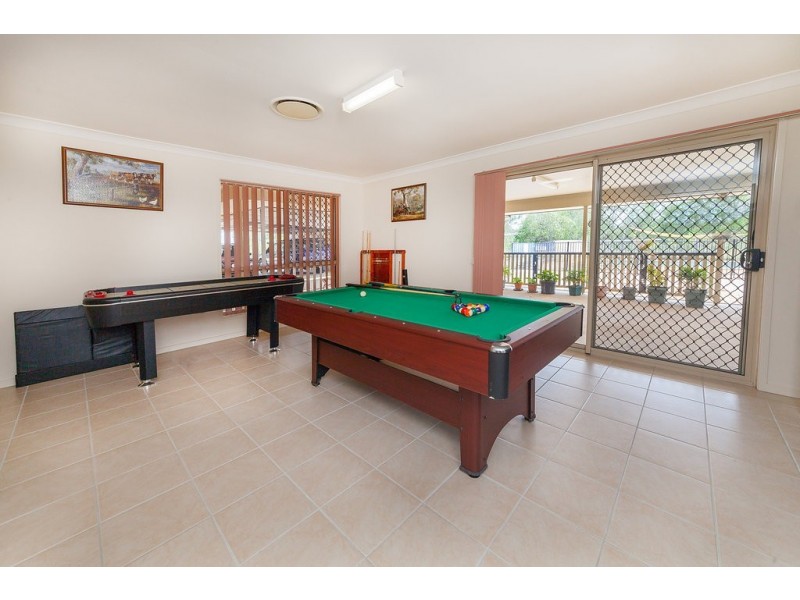 129 Bayley Road, Pine Mountain QLD 4306