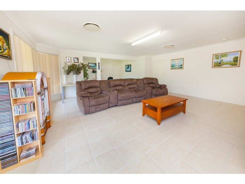 129 Bayley Road, Pine Mountain QLD 4306