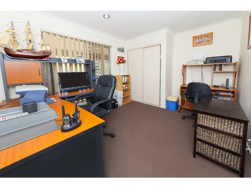 129 Bayley Road, Pine Mountain QLD 4306
