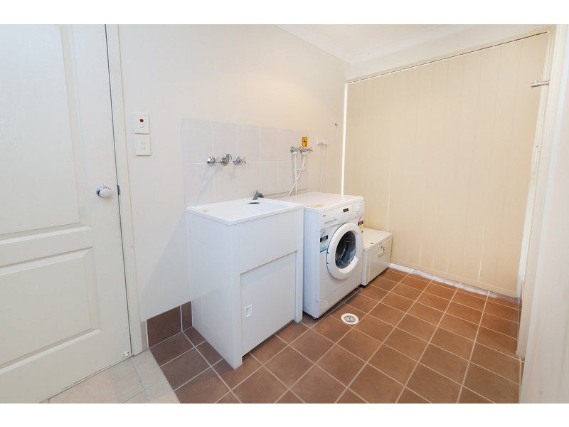 129 Bayley Road, Pine Mountain QLD 4306