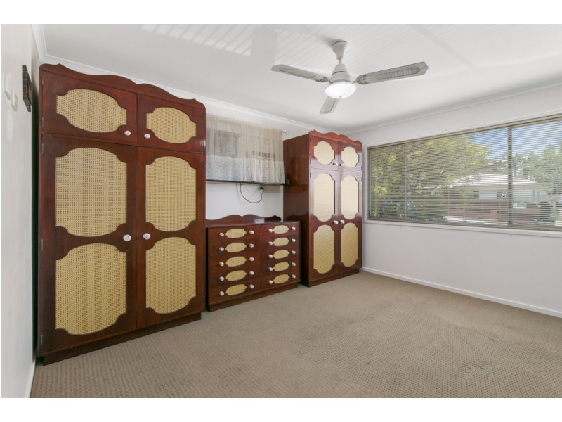221 Blackstone Rd,, Silkstone QLD 4304