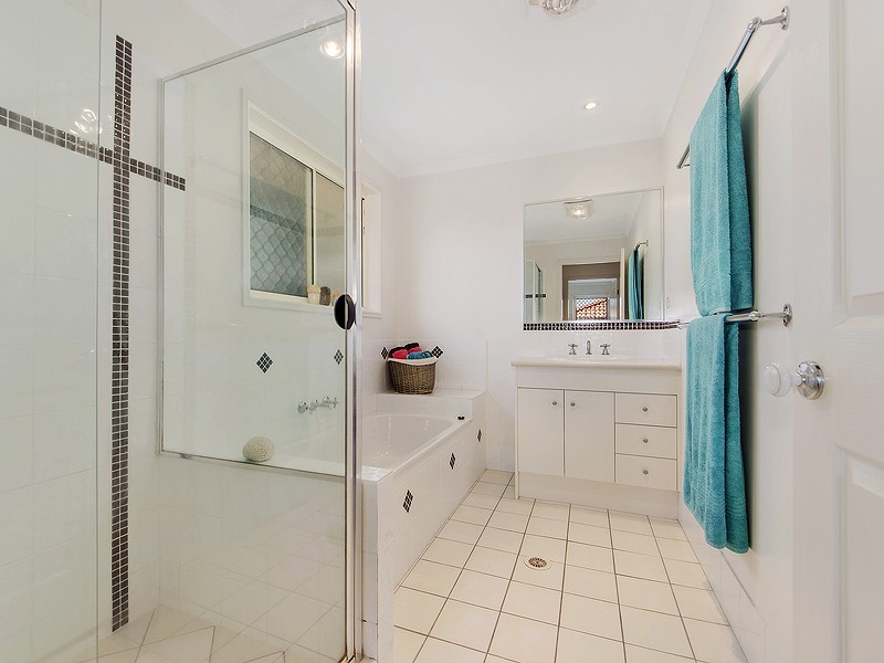 4 Heath Court, Brassall QLD 4305