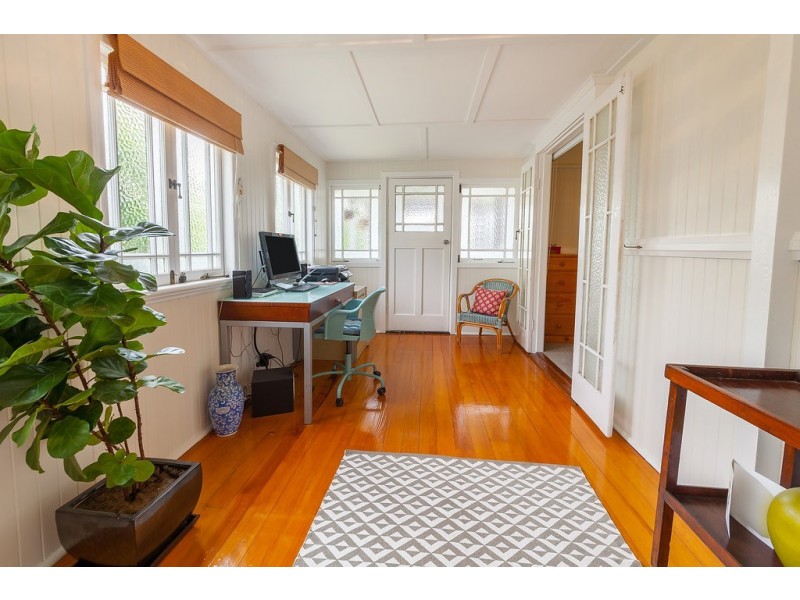 27 Joffre Street, Booval QLD 4304