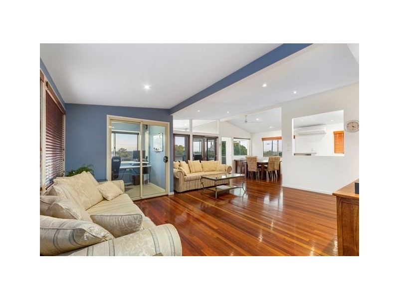 14 Jackson Street, Eastern Heights QLD 4305