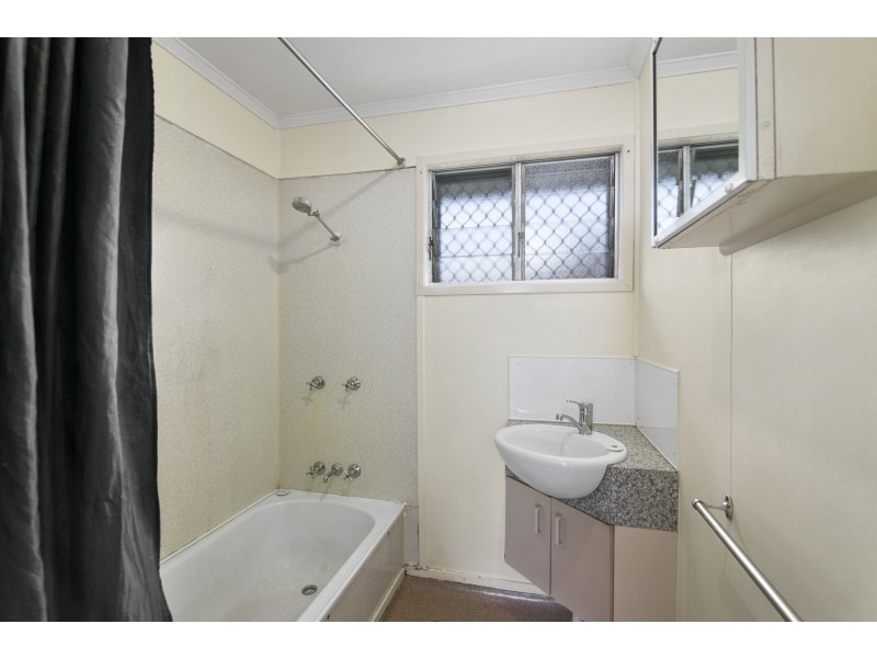 50 Jane Street, Leichhardt QLD 4305