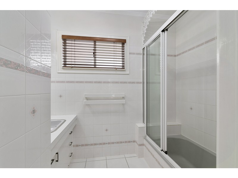 17 Macgregor Street, Woodend QLD 4305