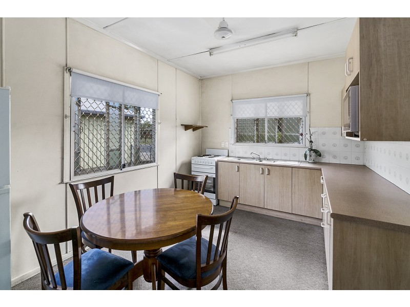 16 Dinmore Street, Dinmore QLD 4303