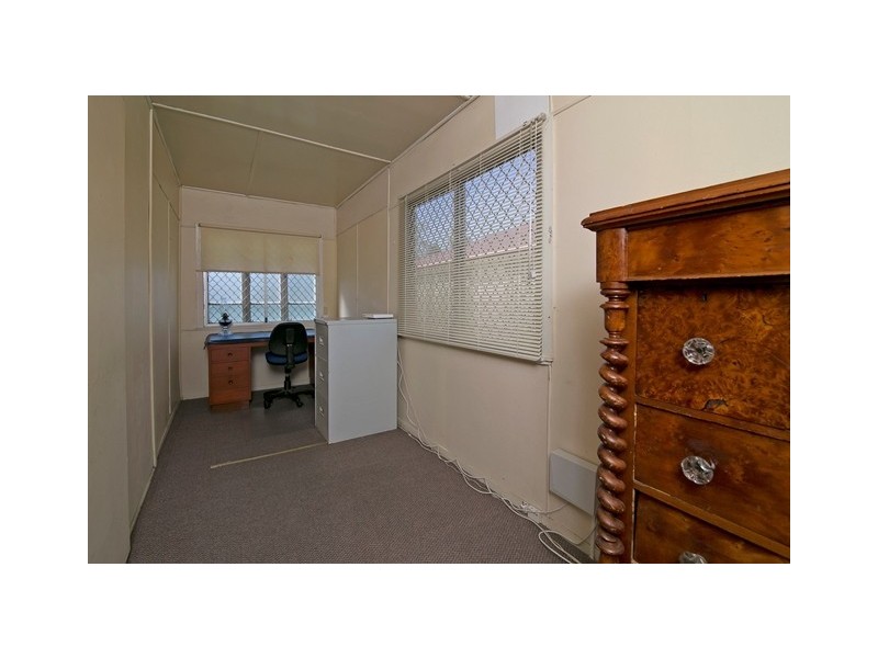 16 Dinmore Street, Dinmore QLD 4303