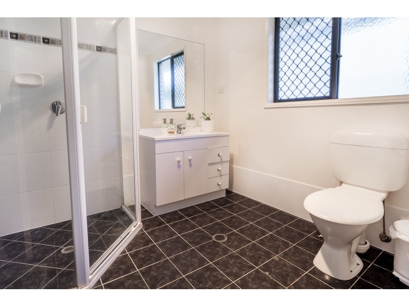 4 Ivanhoe Place, Brassall QLD 4305