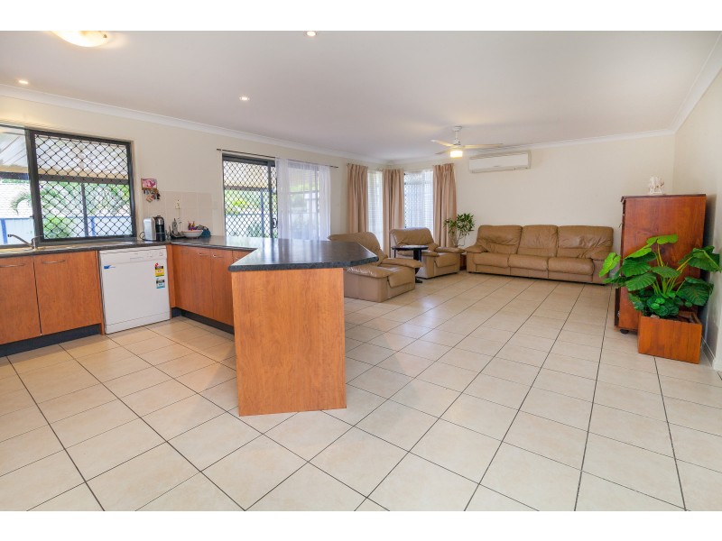 4 Ivanhoe Place, Brassall QLD 4305