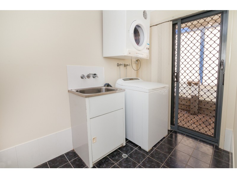 4 Ivanhoe Place, Brassall QLD 4305