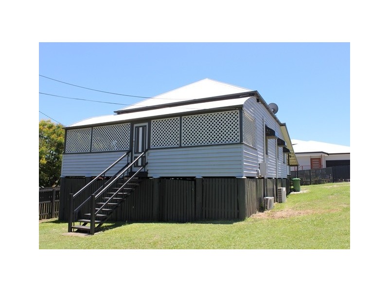 70 Mary St, Blackstone QLD 4304