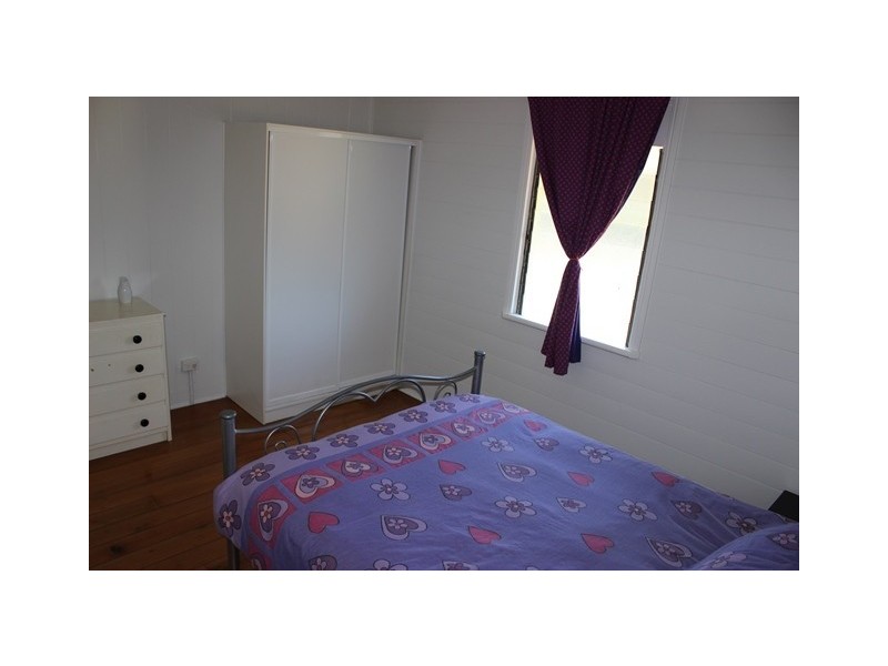 70 Mary St, Blackstone QLD 4304