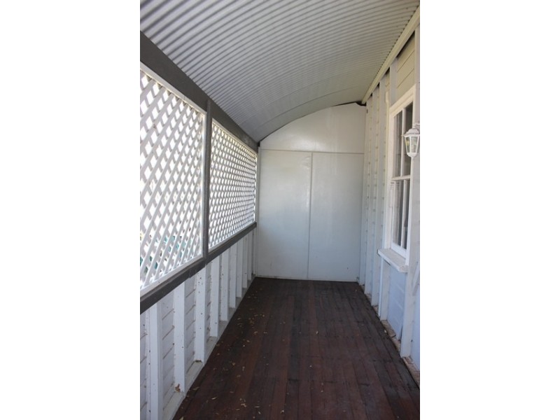 70 Mary St, Blackstone QLD 4304