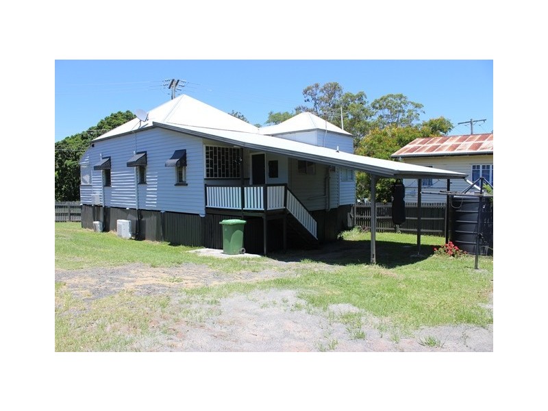 70 Mary St, Blackstone QLD 4304