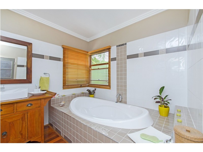 61 Pine Street, North Ipswich QLD 4305