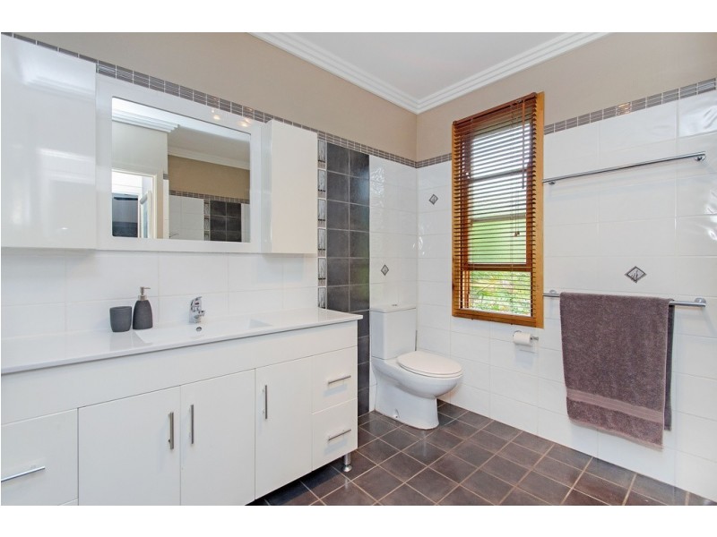 61 Pine Street, North Ipswich QLD 4305