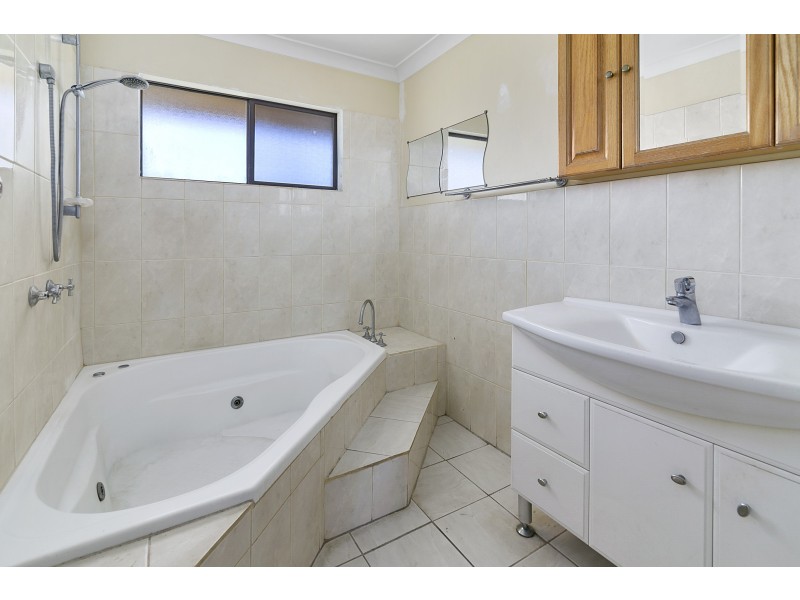 11 Nile Street, Riverview QLD 4303