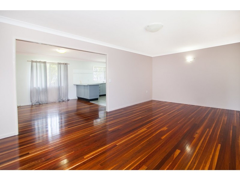 63 Cemetery Road, Raceview QLD 4305