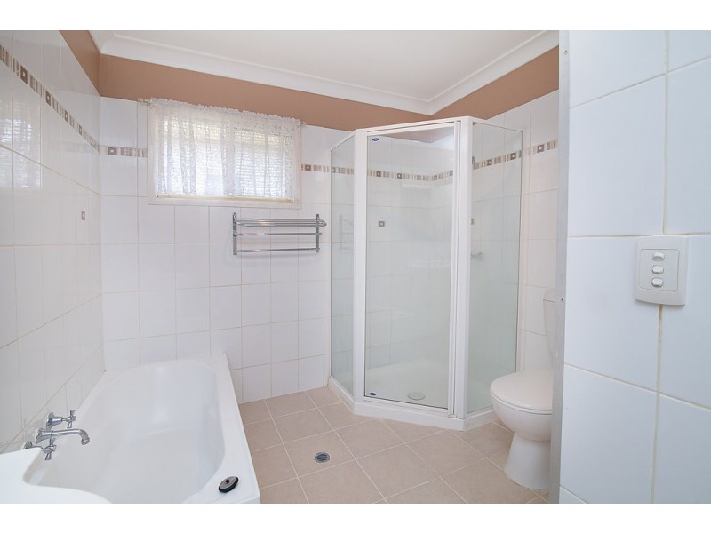 63 Cemetery Road, Raceview QLD 4305