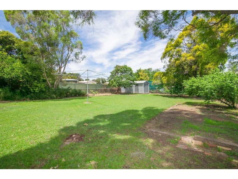 63 Cemetery Road, Raceview QLD 4305