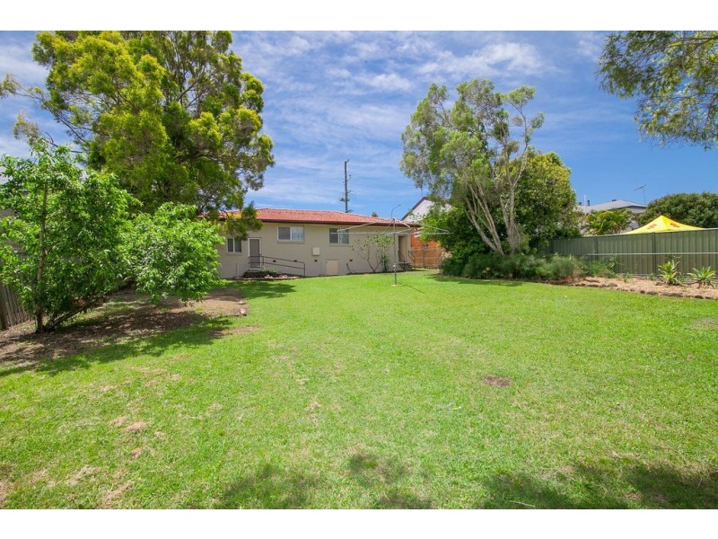 63 Cemetery Road, Raceview QLD 4305