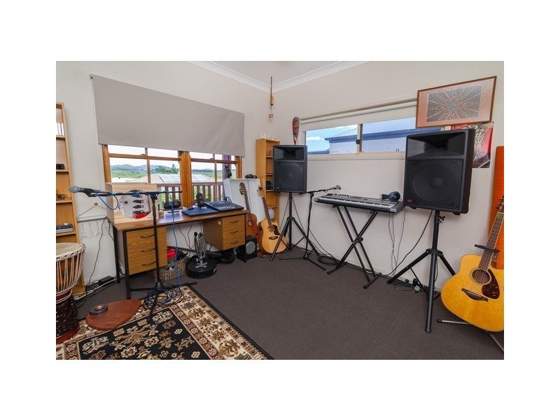6 Greenwood Street, Springfield Lakes QLD 4300
