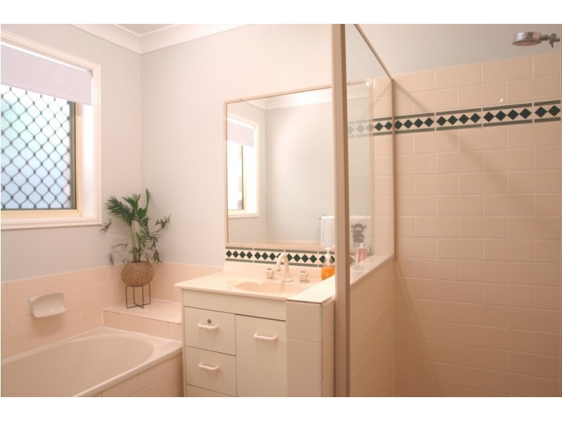 28 Willowtree Drive, Flinders View QLD 4305