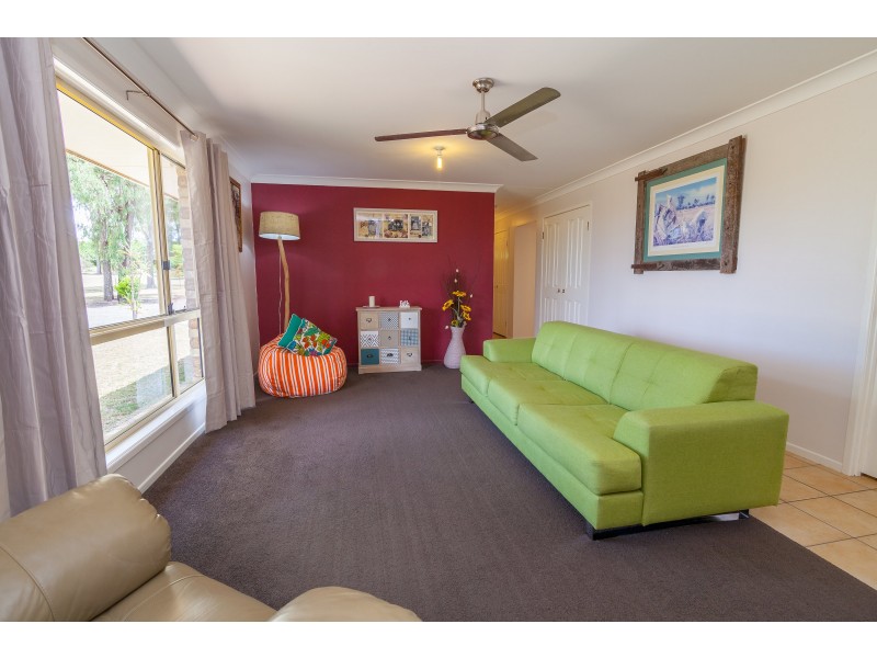 15 Ruby Crescent, Willowbank QLD 4306