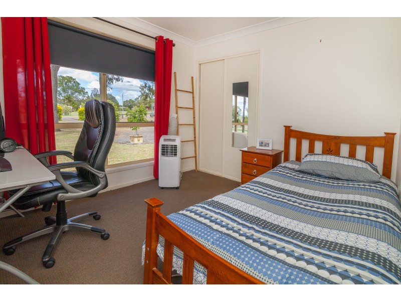 15 Ruby Crescent, Willowbank QLD 4306
