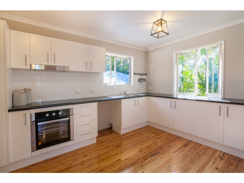 18 Wentworth Street, Leichhardt QLD 4305