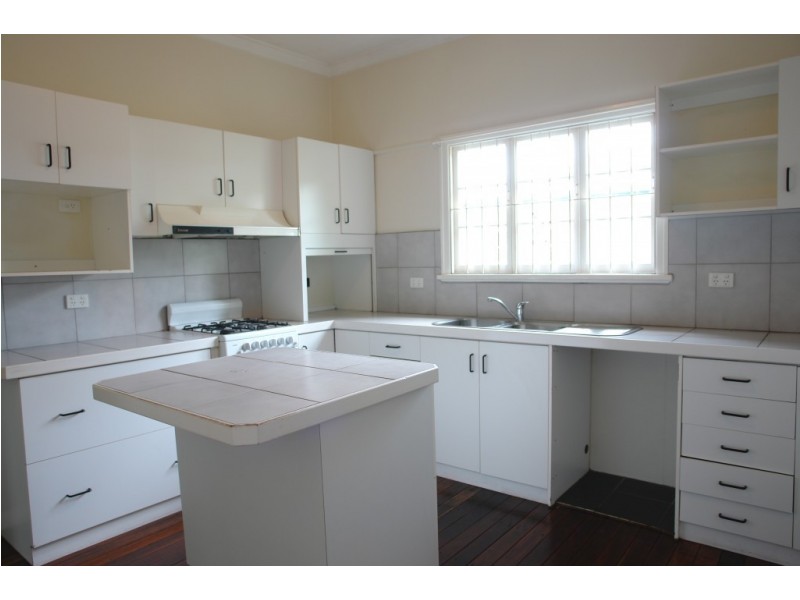 22 Hooper Street, West Ipswich QLD 4305