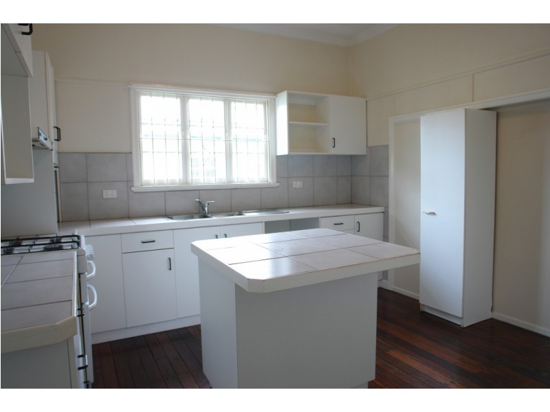 22 Hooper Street, West Ipswich QLD 4305