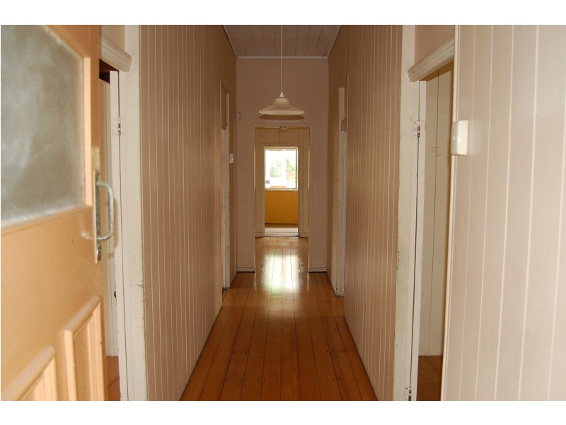 4 Newtown Street, East Ipswich QLD 4305