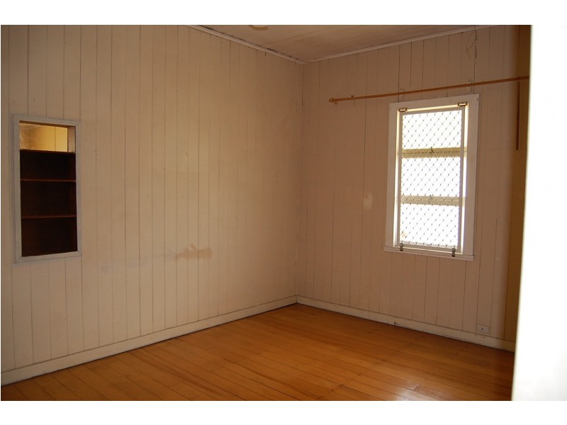 4 Newtown Street, East Ipswich QLD 4305