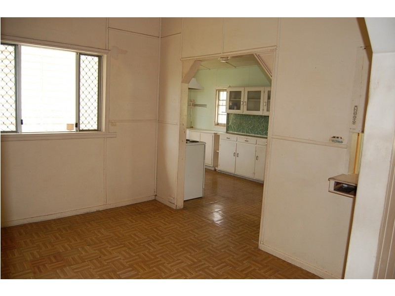 4 Newtown Street, East Ipswich QLD 4305