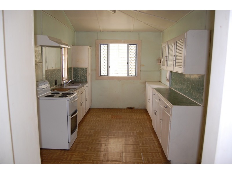 4 Newtown Street, East Ipswich QLD 4305