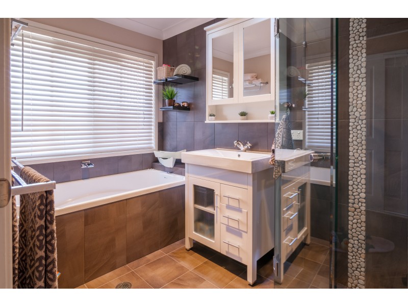 3 Le Prix Court, Yamanto QLD 4305