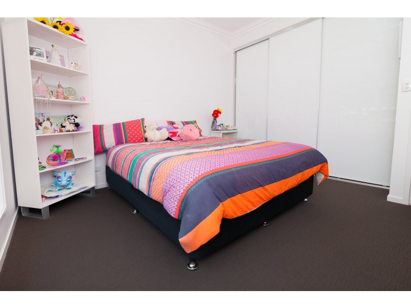 8 Shiloh Court, Pine Mountain QLD 4306