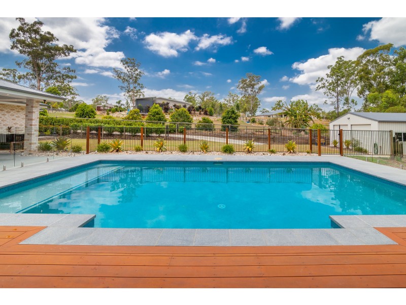 8 Shiloh Court, Pine Mountain QLD 4306