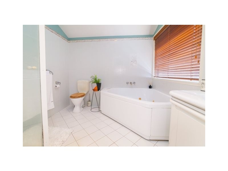 19 Percheron Court, Yamanto QLD 4305