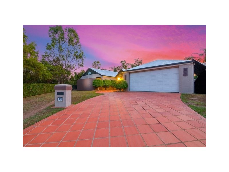 19 Percheron Court, Yamanto QLD 4305