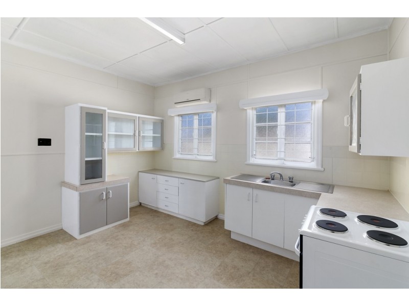 38 Alexandra Street, North Booval QLD 4304