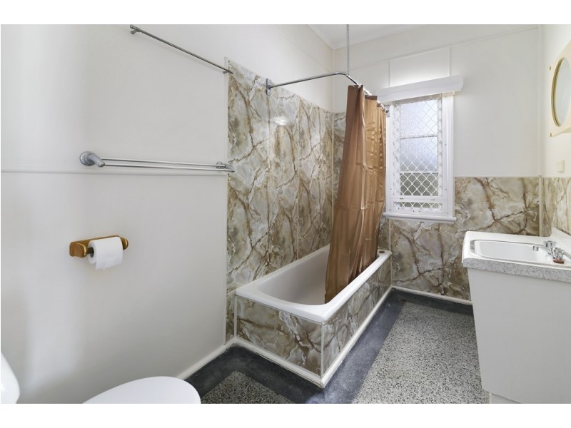 38 Alexandra Street, North Booval QLD 4304
