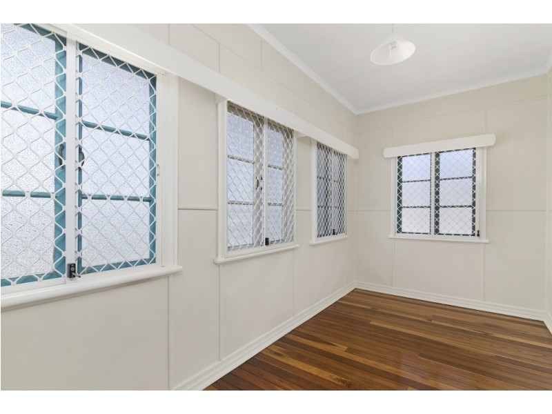 38 Alexandra Street, North Booval QLD 4304