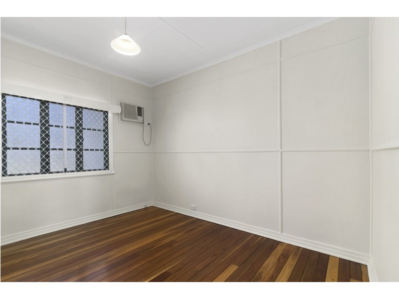 38 Alexandra Street, North Booval QLD 4304