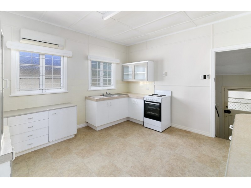 38 Alexandra Street, North Booval QLD 4304