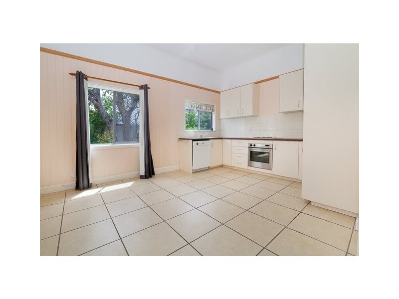 18 Brisbane Street, East Ipswich QLD 4305